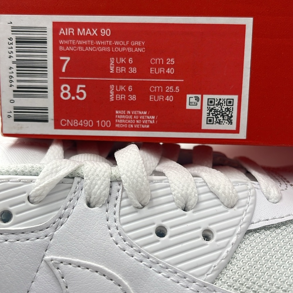 Nike WMNS 2020 Air Max 90 'Triple White'
Sneakers - Picture 16 of 16